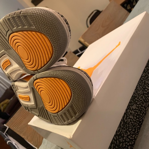 Air Jordan 3 retro Laser Orange 2020 - Picture 6 of 14